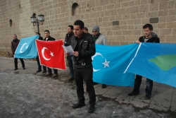 Doğu Türkistan'daki zulümler kınadı