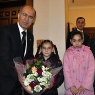 Vali amca büyüklük gösterdi