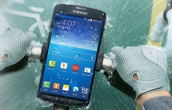 Darbelere dayanıklı Galaxy S5 geliyor