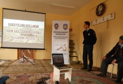 Traktör sürücülerine bilgilendirme semineri