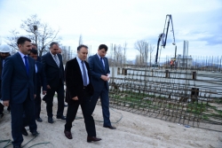 Vali Altıparmak okul inşaatını gezdi