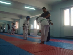 Yakutiye taekwondocu yetiştiriyor