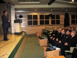 Erzurum polisine nezaket eğitimi