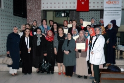Vali Altıparmak'ın eşi sertifika verdi