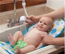 Bebeğinizi karnı açken yıkayın!