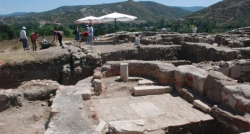 Antik kentte kilise kazısı