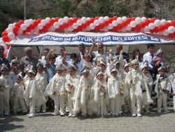 Sünnet şöleni Uzundere'de devam ediyor!