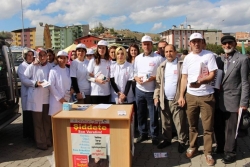 Oltu'da 'Kadına şiddete hayır' standı