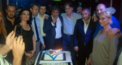 Erkal'a 'Kıtlama çaylı' doğum günü pastası