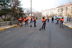 Palandöken'de sonbahar temizliğine devam