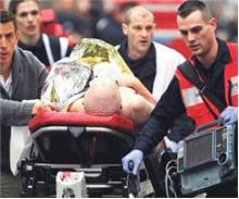 Paris’te saldırganlar polise saldırdı