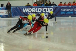 'Short Track World Cup' yarışları başladı.