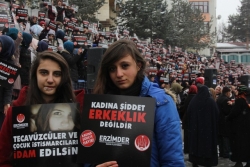 Erzurum'da Özgecan protestosu