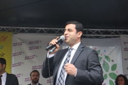 Demirtaş'ın evine Narkotik baskını!