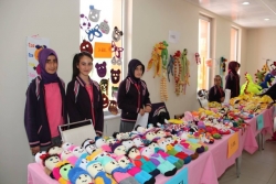 Oltulu öğrencilerden kermes