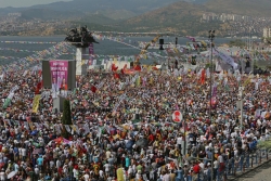 İzmir Mitingi Sosyal Medyayı Salladı