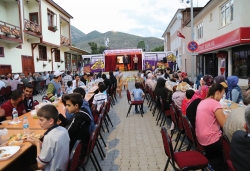 Büyükşehir ilçelerde iftar veriyor!