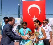 Büyükşehir tenis'in yıldızlarını ağırladı