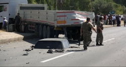 Polis aracı TIR’a çarptı