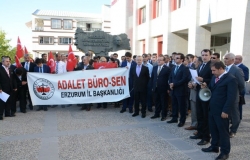 Erzurum'da adliye çalışanları şehitleri andı