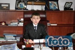 Vali okuluna üst geçit istedi