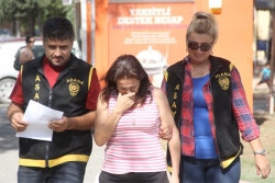 Teyzesine fuhuş yaptırırken yakalandı