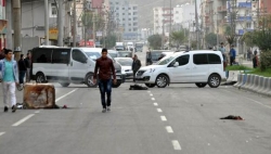 Şırnak'ta yol kesen teröristlere tepki!