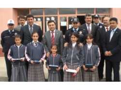 Narman'da Polis ödül değittı