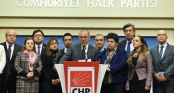 CHP o akademisyenlere sahip çıktı!