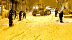 Aziziye'de kar nöbeti!