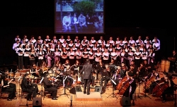 Erzurum'da Orkestra-Koro Konseri