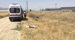 Elazığ'da tren minibüse çarptı