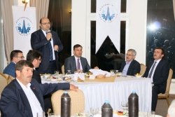 Başkan Orhan'dan muhtarlara iftar