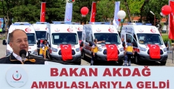 Akdağ, Ambulanslarla geldi!