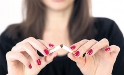 Kadınlar dikkat! Sigara sesinizi kalınlaştırıyor