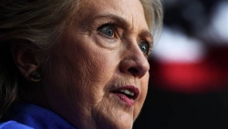 Clinton'a seçim öncesi iki kötü haber