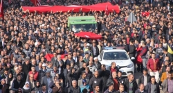 Türkiye şehitlerine ağlıyor