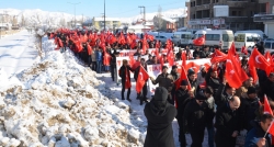 Diyarbakır ve Hakkari’de binlerce insan