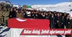 Akdağ, şehidin cenaze törenine katıldı