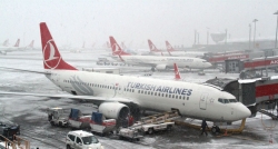 Atatürk Havalimanı’nda uçuşlara ‘kar’ önlemi