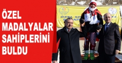 Özel madalyalar sahiplerini buldu