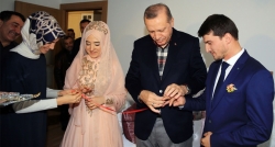 Yüzükleri Cumhurbaşkanı Erdoğan taktı!