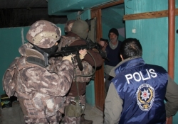 Sahte polis, savcı ve jandarmalara dev operasyon