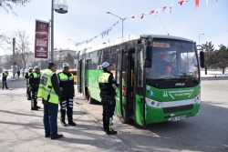 Erzurum'da Otobüste ‘polis’ var