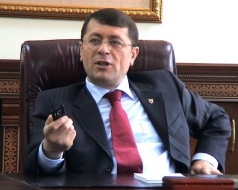 Yine altından Esmer çıktı!...