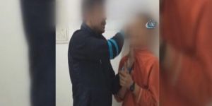 Bıçağı çocuğun boğazına dayadı