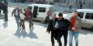 O katil zanlıları adliyeye çıkarıldı