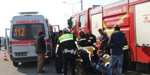 Erzurum’da tır ile otomobil çarpıştı: 5 yaralı