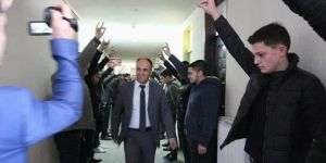 AK Partili vekiller Bozkurt selamı ile karşılandı