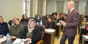40 yaş üstü 40 kadına menopoz eğitimi